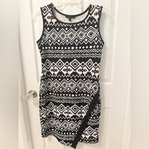 SNAP Black and White pattern Dress.  PLUS 1x. EUC.  AD